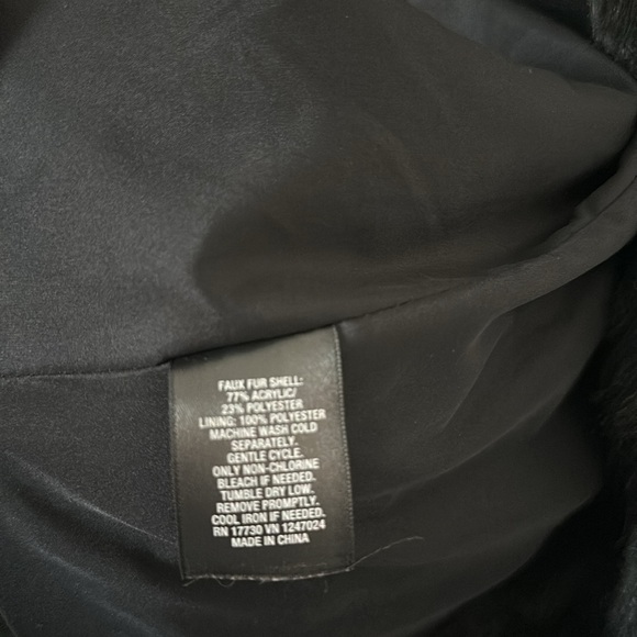 Mossimo | Faux Fur Vest  | Black | Size S - Picture 7 of 9